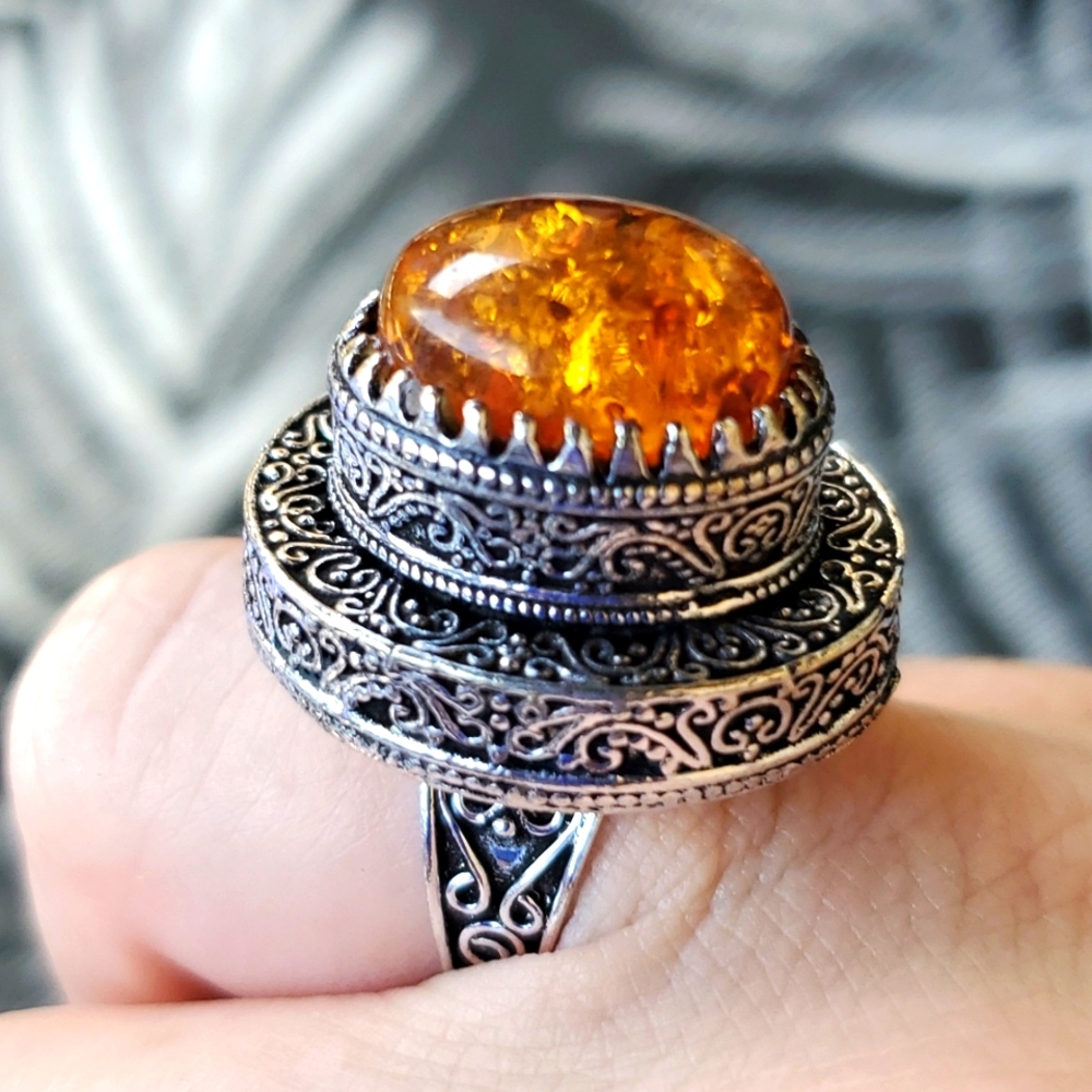 New Baltic Amber Antique Design 925 Silver Statement Ring.